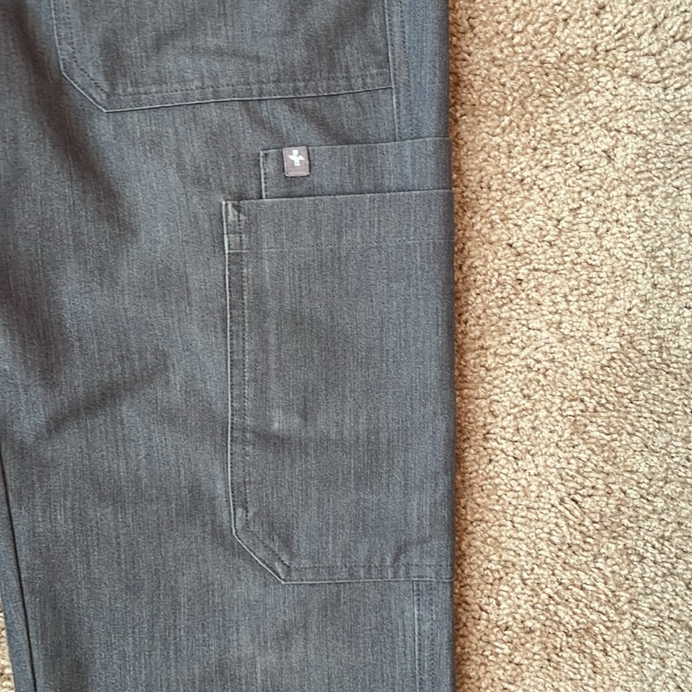 FIGS Cairo Scrub Pants - Picture 8 of 14